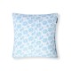 Poszewka dekoracyjna z kwiatowym wzorem, niebiesko-biała-12614110-Lexington